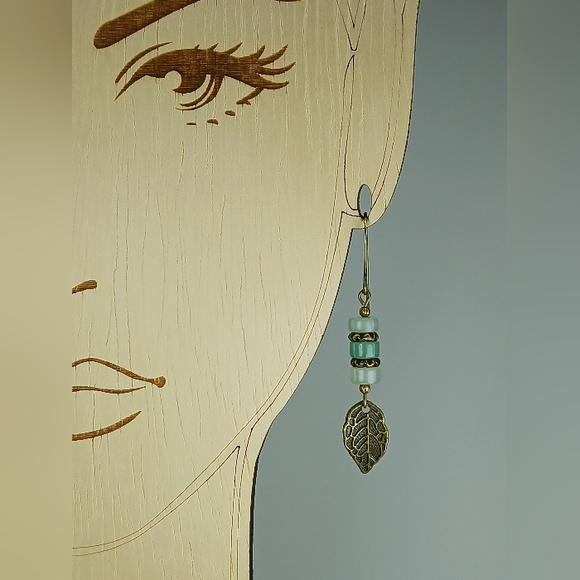 HAND CRAFTED Boho Vintage Style Green Aventurine Brass Leaf Dangle Earrings - Picture 5 of 6